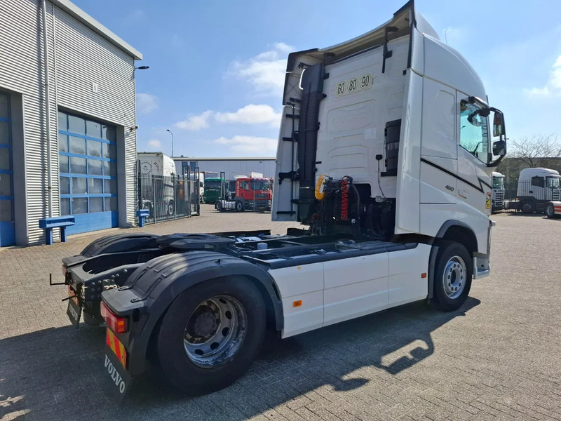 Volvo FH4-460 / VEB+ / DOUBLE TANK / FRIDGE / AUTOMATIC / EURO-6 / 2018 - Gjysmë-kamion: foto 5 Volvo FH4-460 / VEB+ / DOUBLE TANK / FRIDGE / AUTOMATIC / EURO-6 / 2018 - Gjysmë-kamion: foto 5