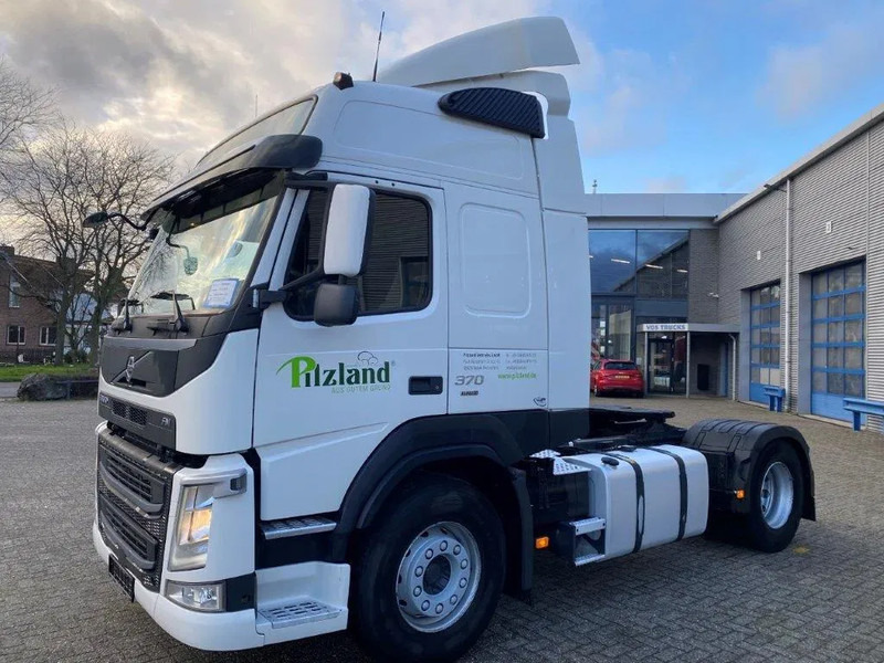 Volvo FM11-370 / GERMAN TRUCK / KB CHASSIS / VEB / ACC / LWDS / DOUBLE TANK / ONLY:763562 KM / AIRCO / AUTOMATIC / EURO-6 / 2018 - Gjysmë-kamion: foto 1 Volvo FM11-370 / GERMAN TRUCK / KB CHASSIS / VEB / ACC / LWDS / DOUBLE TANK / ONLY:763562 KM / AIRCO / AUTOMATIC / EURO-6 / 2018 - Gjysmë-kamion: foto 1