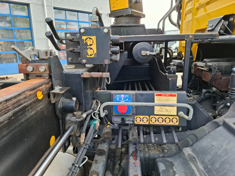 Kamion vetëshkarkues, Kamion me vinç MAN TGM 18.250 / 4X4 / NL TRUCK / TUV:30-04-2026 / 118783 KM / HMF 1110 K2 / ROTATOR / GOOD TYRES / FULL-STEEL / DRUM BRAKES / MANUA: foto 15