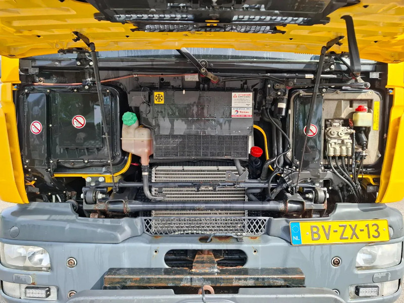 Kamion vetëshkarkues, Kamion me vinç MAN TGM 18.250 / 4X4 / NL TRUCK / TUV:30-04-2026 / 118783 KM / HMF 1110 K2 / ROTATOR / GOOD TYRES / FULL-STEEL / DRUM BRAKES / MANUA: foto 11