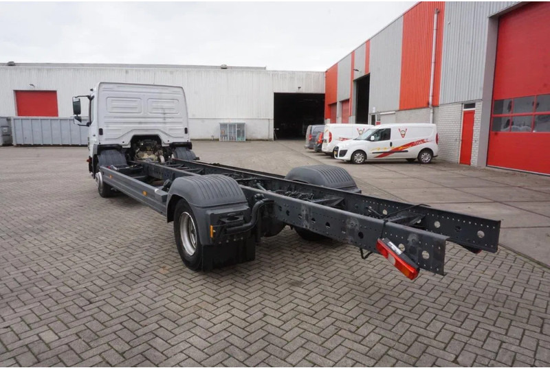 Mercedes-Benz ATEGO 1221 / ENGINE RUNNING / ONLY:253095 KM / AUTOMATIC / EURO-6 / 2017 - Kamion kabinë-shasi: foto 3 Mercedes-Benz ATEGO 1221 / ENGINE RUNNING / ONLY:253095 KM / AUTOMATIC / EURO-6 / 2017 - Kamion kabinë-shasi: foto 3