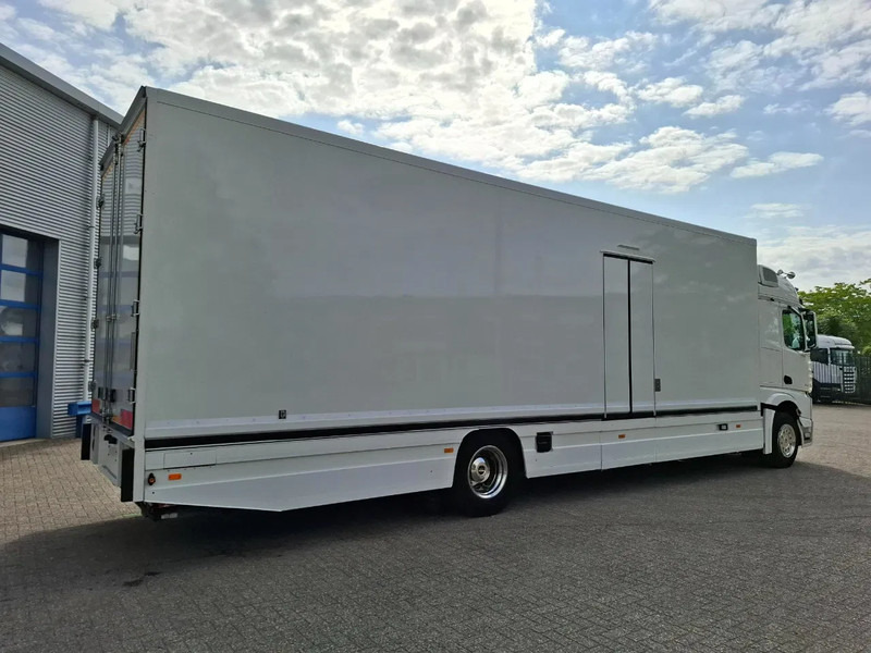 Mercedes-Benz Actros 1843 / GERMAN FLOWER TRUCK / 162021 KM / ISOLATED BOX / COOL & HEATED / NAVI / PLATFORM 1500 KG / TOP CONDITION / FULL-AI - Kamion shpërndarës: foto 5 Mercedes-Benz Actros 1843 / GERMAN FLOWER TRUCK / 162021 KM / ISOLATED BOX / COOL & HEATED / NAVI / PLATFORM 1500 KG / TOP CONDITION / FULL-AI - Kamion shpërndarës: foto 5