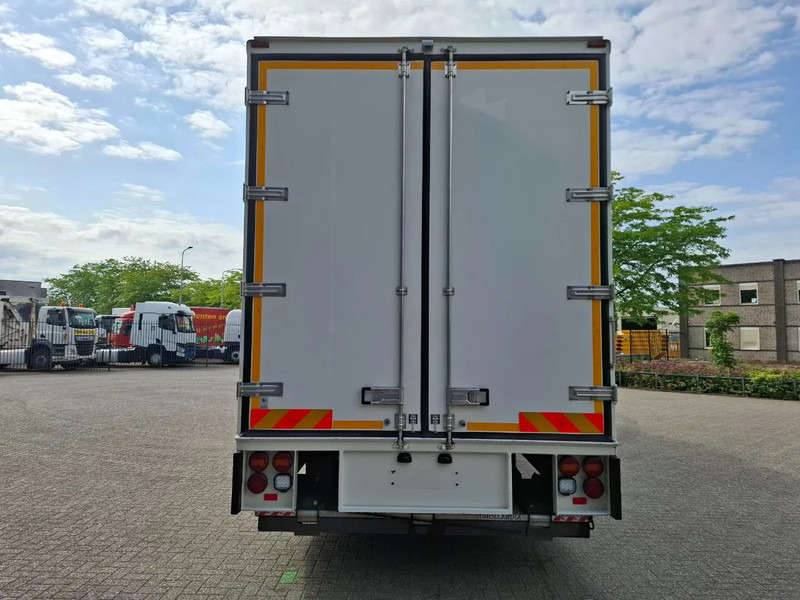 Mercedes-Benz Actros 1843 / GERMAN FLOWER TRUCK / 162021 KM / ISOLATED BOX / COOL & HEATED / NAVI / PLATFORM 1500 KG / TOP CONDITION / FULL-AI - Kamion shpërndarës: foto 4 Mercedes-Benz Actros 1843 / GERMAN FLOWER TRUCK / 162021 KM / ISOLATED BOX / COOL & HEATED / NAVI / PLATFORM 1500 KG / TOP CONDITION / FULL-AI - Kamion shpërndarës: foto 4