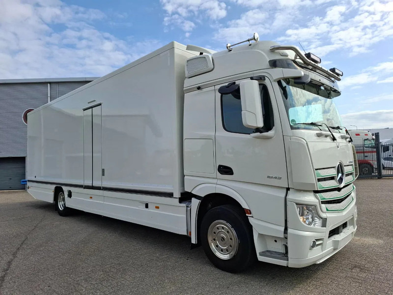 Mercedes-Benz Actros 1843 / GERMAN FLOWER TRUCK / 162021 KM / ISOLATED BOX / COOL & HEATED / NAVI / PLATFORM 1500 KG / TOP CONDITION / FULL-AI - Kamion shpërndarës: foto 2 Mercedes-Benz Actros 1843 / GERMAN FLOWER TRUCK / 162021 KM / ISOLATED BOX / COOL & HEATED / NAVI / PLATFORM 1500 KG / TOP CONDITION / FULL-AI - Kamion shpërndarës: foto 2