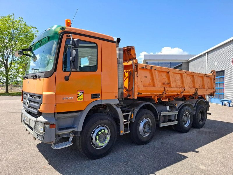Mercedes-Benz Actros 4141 / 3SIDE MEILLER TIPPER / FULL-STEEL / DRUM BRAKES / ONLY:535937 KM / 2XSTEERING AXLE / AIRCO / AUTOMATIC / EURO-3 / - Kamion vetëshkarkues: foto 3 Mercedes-Benz Actros 4141 / 3SIDE MEILLER TIPPER / FULL-STEEL / DRUM BRAKES / ONLY:535937 KM / 2XSTEERING AXLE / AIRCO / AUTOMATIC / EURO-3 / - Kamion vetëshkarkues: foto 3