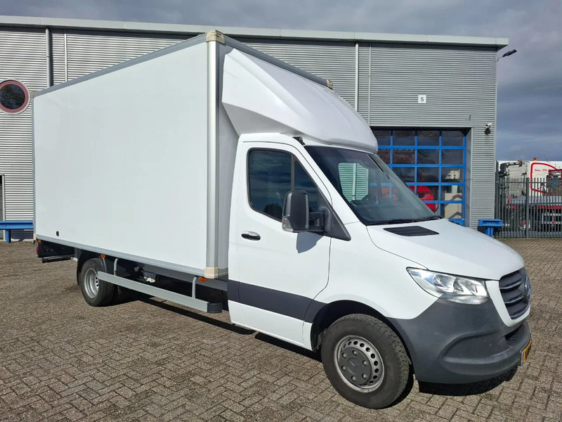 Mercedes-Benz Sprinter 516 CDI / DOUBLE AIR REAR / CLEAN NL VAN / TUV:19-03-2026 / MBUX / NAVI / KEYLESS START / DAB RADIO / 3SEATS / AUTOMATIC / 2021 - Furgon: foto 2 Mercedes-Benz Sprinter 516 CDI / DOUBLE AIR REAR / CLEAN NL VAN / TUV:19-03-2026 / MBUX / NAVI / KEYLESS START / DAB RADIO / 3SEATS / AUTOMATIC / 2021 - Furgon: foto 2