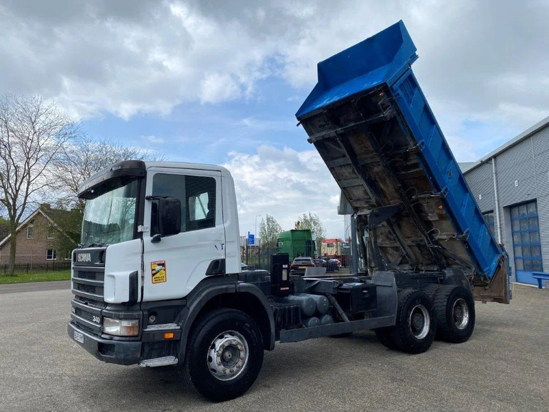 Scania 114-340 / 6X4 / 2 SIDE TIPPER / BIG AXLE / FULL-STEEL / DRUM BRAKES / MANUAL / 1999 - Kamion vetëshkarkues: foto 2 Scania 114-340 / 6X4 / 2 SIDE TIPPER / BIG AXLE / FULL-STEEL / DRUM BRAKES / MANUAL / 1999 - Kamion vetëshkarkues: foto 2