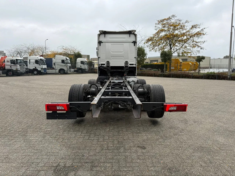 Scania NGS S500 / 8X2 / RETARDER / 2X LIFT+LENKACHSE / FULL-AIR / LWDS / LEATHER / FRIDGE / AUTOMATIC / EURO-6 / 2018 - Kamion kabinë-shasi: foto 4 Scania NGS S500 / 8X2 / RETARDER / 2X LIFT+LENKACHSE / FULL-AIR / LWDS / LEATHER / FRIDGE / AUTOMATIC / EURO-6 / 2018 - Kamion kabinë-shasi: foto 4