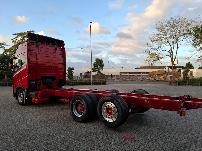 Volvo FH16-750 / BIG AXLE / VEB+ / ONLY:679711 KM / TECHNICAL 70TON / 9TON FRONT AXLE / INLINER / FULL-AIR / AUTOMATIC / EURO-6 / 2018 - Kamion kabinë-shasi: foto 3 Volvo FH16-750 / BIG AXLE / VEB+ / ONLY:679711 KM / TECHNICAL 70TON / 9TON FRONT AXLE / INLINER / FULL-AIR / AUTOMATIC / EURO-6 / 2018 - Kamion kabinë-shasi: foto 3