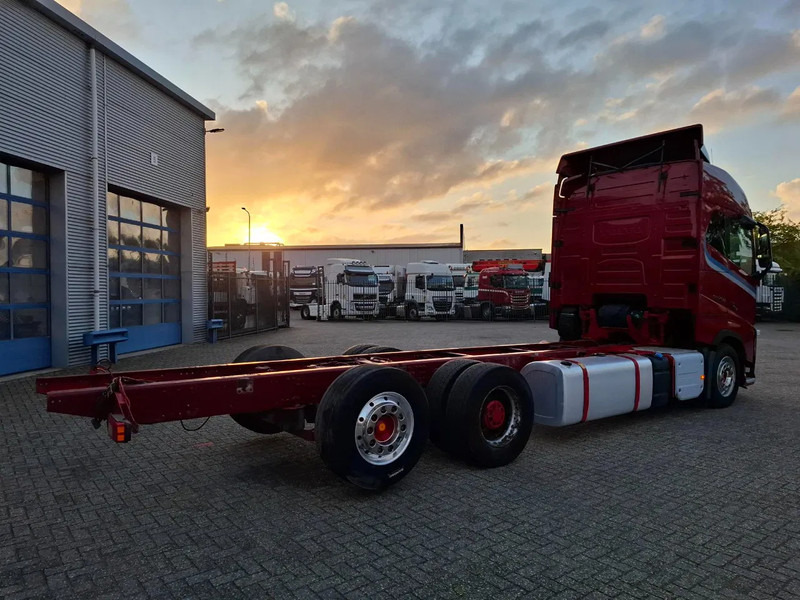 Volvo FH16-750 / BIG AXLE / VEB+ / ONLY:679711 KM / TECHNICAL 70TON / 9TON FRONT AXLE / INLINER / FULL-AIR / AUTOMATIC / EURO-6 / 2018 - Kamion kabinë-shasi: foto 5 Volvo FH16-750 / BIG AXLE / VEB+ / ONLY:679711 KM / TECHNICAL 70TON / 9TON FRONT AXLE / INLINER / FULL-AIR / AUTOMATIC / EURO-6 / 2018 - Kamion kabinë-shasi: foto 5