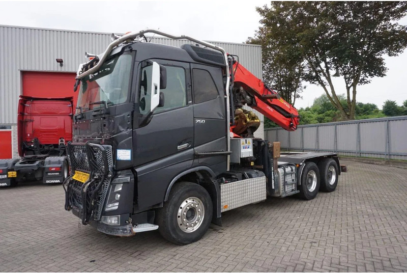 Volvo FH16-750 / ENGINE RUNNING / 6x4 / RETARDER / BIG AXLE / VEB+ / PALFINGER FD250 / EURO-6 / 2016 - Kamion për transport druri, Kamion me vinç: foto 2 Volvo FH16-750 / ENGINE RUNNING / 6x4 / RETARDER / BIG AXLE / VEB+ / PALFINGER FD250 / EURO-6 / 2016 - Kamion për transport druri, Kamion me vinç: foto 2