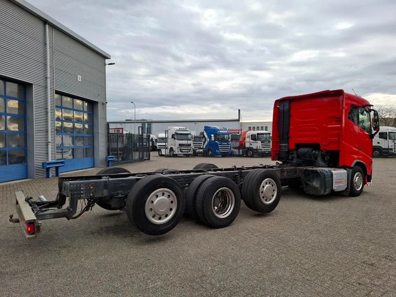 Volvo FH16-750 / VEB+ / ONLY:349761 KM / 9TON FRONT AXLE / INLINER / TECHNICAL 60TON / FULL-AIR / AUTOMATIC / EURO-6 / 2016 - Kamion kabinë-shasi: foto 5 Volvo FH16-750 / VEB+ / ONLY:349761 KM / 9TON FRONT AXLE / INLINER / TECHNICAL 60TON / FULL-AIR / AUTOMATIC / EURO-6 / 2016 - Kamion kabinë-shasi: foto 5