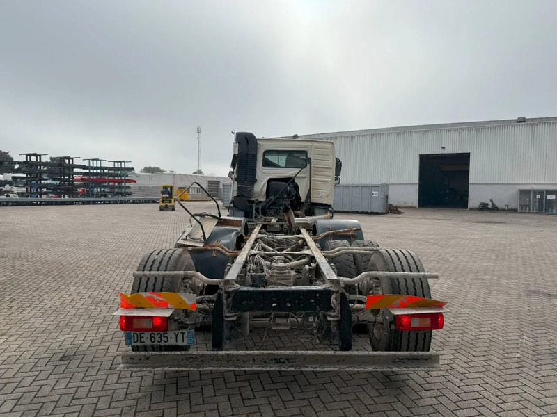 Volvo FMX 450 / ENGINE RUNNING / 8X4 / VEB / ONLY:260642 KM / PTO / LIFT+LENKACHSE / ALCOA / AUTOMATIC / EURO-6 / 2014 - Kamion kabinë-shasi: foto 4 Volvo FMX 450 / ENGINE RUNNING / 8X4 / VEB / ONLY:260642 KM / PTO / LIFT+LENKACHSE / ALCOA / AUTOMATIC / EURO-6 / 2014 - Kamion kabinë-shasi: foto 4