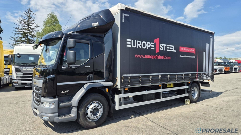 DAF LF 290 FA Sleeper Cab EURO 6 - valník s plachtou - Kamion me tendë: foto 2 DAF LF 290 FA Sleeper Cab EURO 6 - valník s plachtou - Kamion me tendë: foto 2