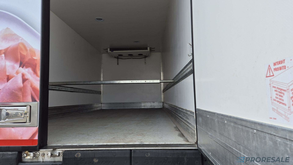 VOLVO FL 250 BB EURO 6 - mrazírna + CARRIER XARIOS 600 EL MAXI - Kamion frigorifer: foto 5 VOLVO FL 250 BB EURO 6 - mrazírna + CARRIER XARIOS 600 EL MAXI - Kamion frigorifer: foto 5