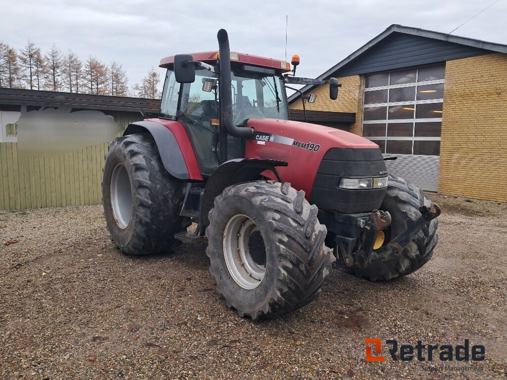 Traktor Case Mxm 190 4WD - Makineri bujqësore: foto 2 Traktor Case Mxm 190 4WD - Makineri bujqësore: foto 2
