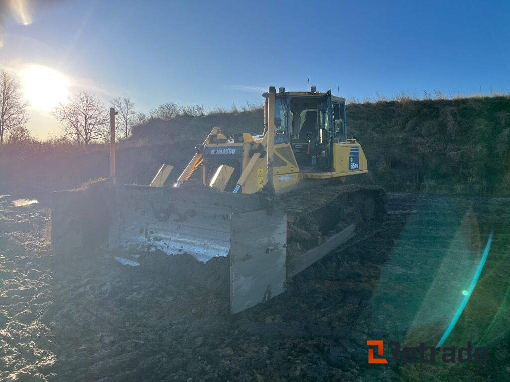Bulldozer Komatsu D 65 PX 16 Dozer - Makineri ndërtimi: foto 1 Bulldozer Komatsu D 65 PX 16 Dozer - Makineri ndërtimi: foto 1
