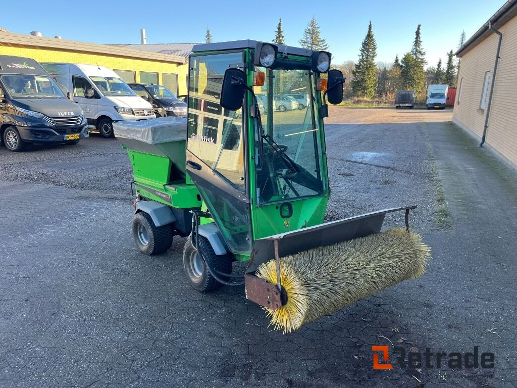 Plæne- og parkmaskiner EGHOLM 2150 Redskabsbærer - Mjet bujqësor/ Special: foto 2 Plæne- og parkmaskiner EGHOLM 2150 Redskabsbærer - Mjet bujqësor/ Special: foto 2