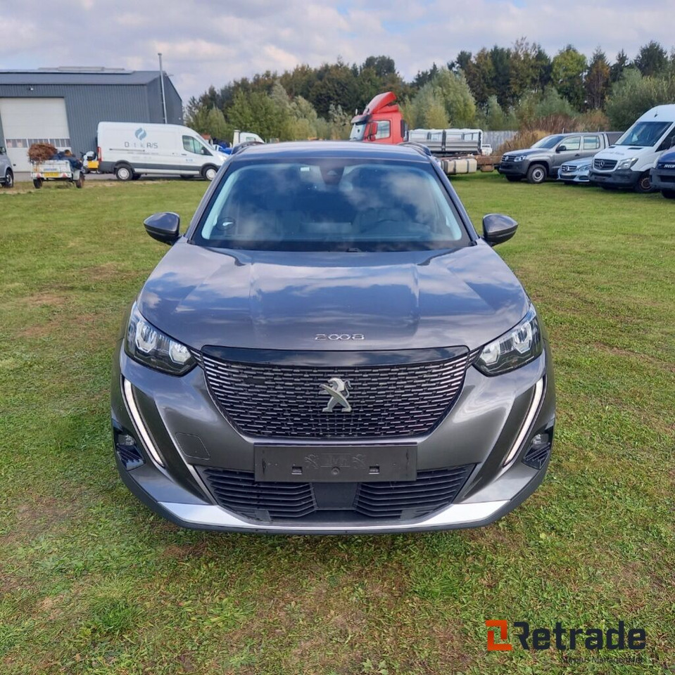 Peugeot 2008 SUV Blue Tdi 110 - Veturë: foto 3 Peugeot 2008 SUV Blue Tdi 110 - Veturë: foto 3