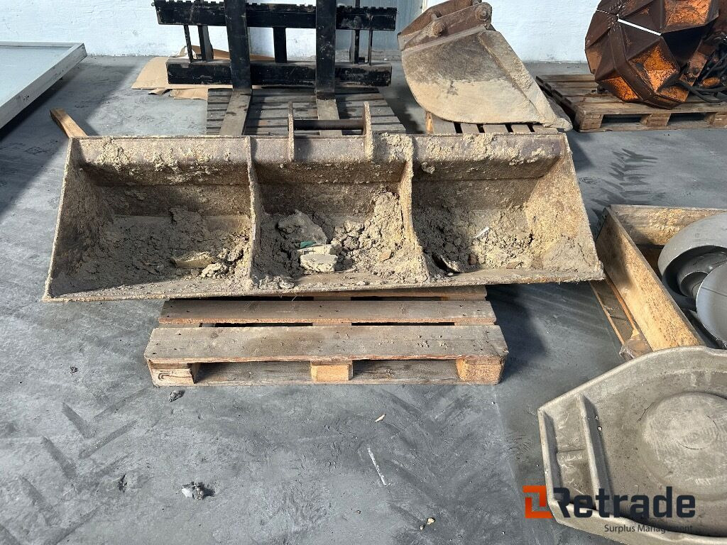 Planerskovl - Kovë ekskavatori: foto 1 Planerskovl - Kovë ekskavatori: foto 1