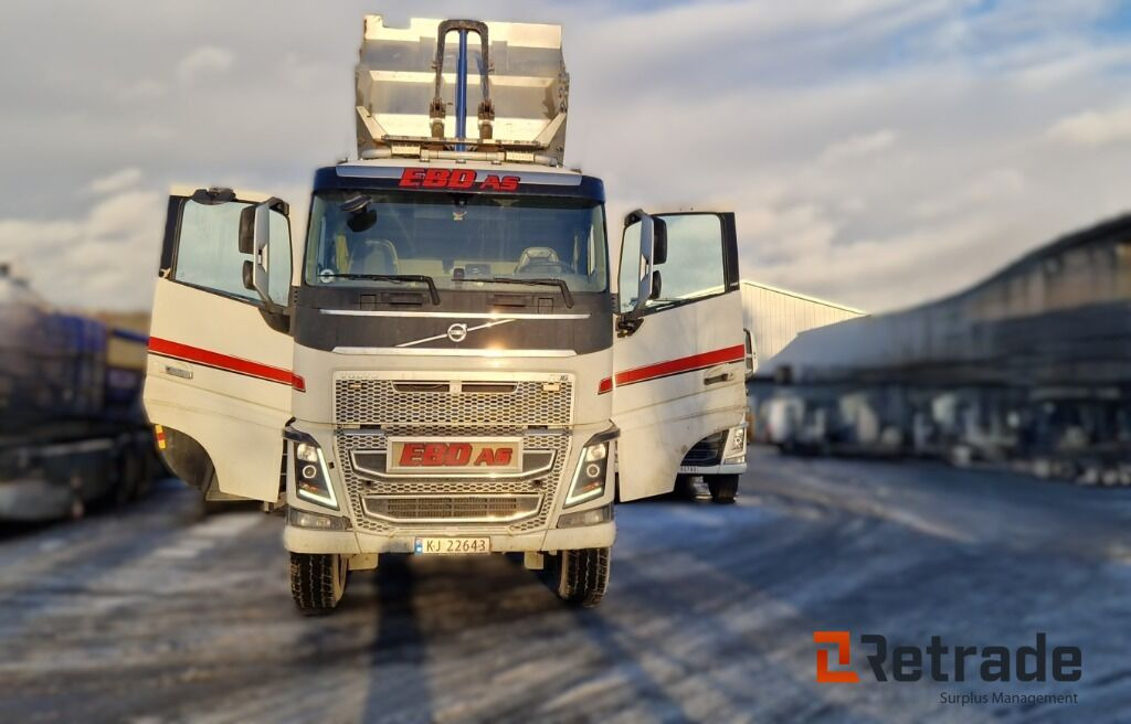 Robust og klar tippbil – Volvo FH16 650 8x4 med tipp og hengeropplegg - Kamion vetëshkarkues: foto 2 Robust og klar tippbil – Volvo FH16 650 8x4 med tipp og hengeropplegg - Kamion vetëshkarkues: foto 2