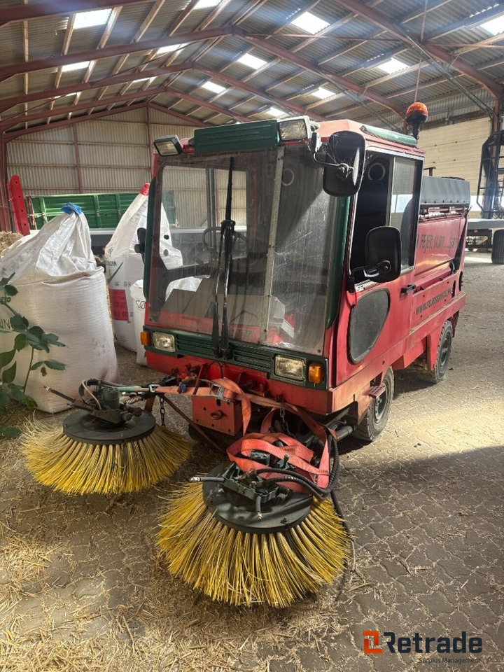 Sweeping equipment Schmidt Sk153 - Makinë fshirëse për rrugët: foto 1 Sweeping equipment Schmidt Sk153 - Makinë fshirëse për rrugët: foto 1