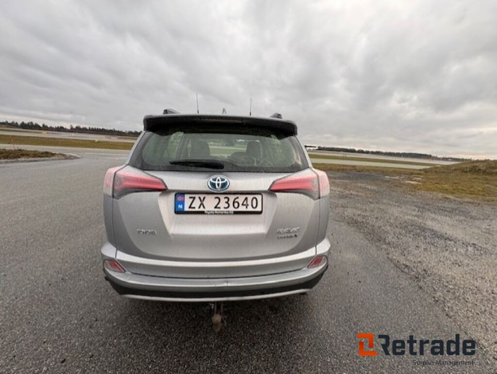 Toyota RAV4 - Veturë: foto 4 Toyota RAV4 - Veturë: foto 4
