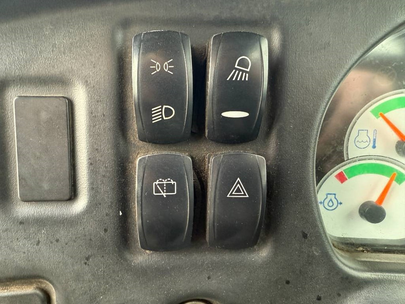 Shkarkues teleskopik Cat 740 - Automatic Greasing / Body Heating / AC: foto 9