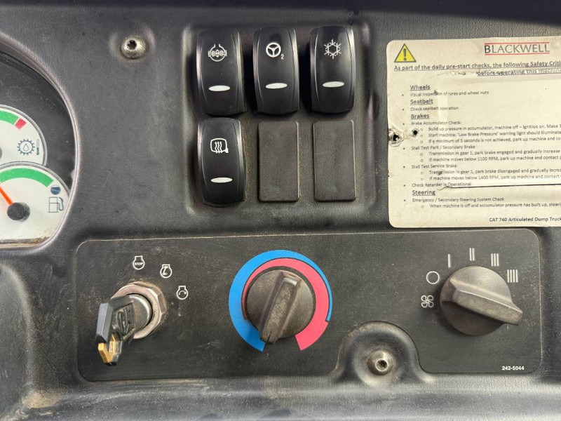 Shkarkues teleskopik Cat 740 - Automatic Greasing / Body Heating / AC: foto 8