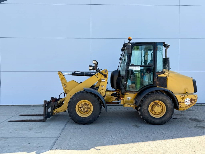 Cat 906H - Auto Greasing / Quick Coupler - Fadrom me goma: foto 1 Cat 906H - Auto Greasing / Quick Coupler - Fadrom me goma: foto 1