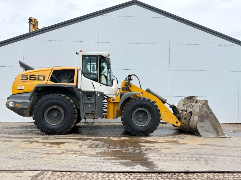 Liebherr L550 X-Power - Quick Coupler / Automatic Greasing - Fadrom me goma: foto 5 Liebherr L550 X-Power - Quick Coupler / Automatic Greasing - Fadrom me goma: foto 5