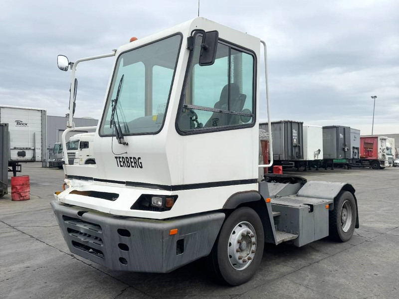 Terberg YT222 - Dutch truck / Automatic / 55t Payload - Traktor terminal: foto 1 Terberg YT222 - Dutch truck / Automatic / 55t Payload - Traktor terminal: foto 1
