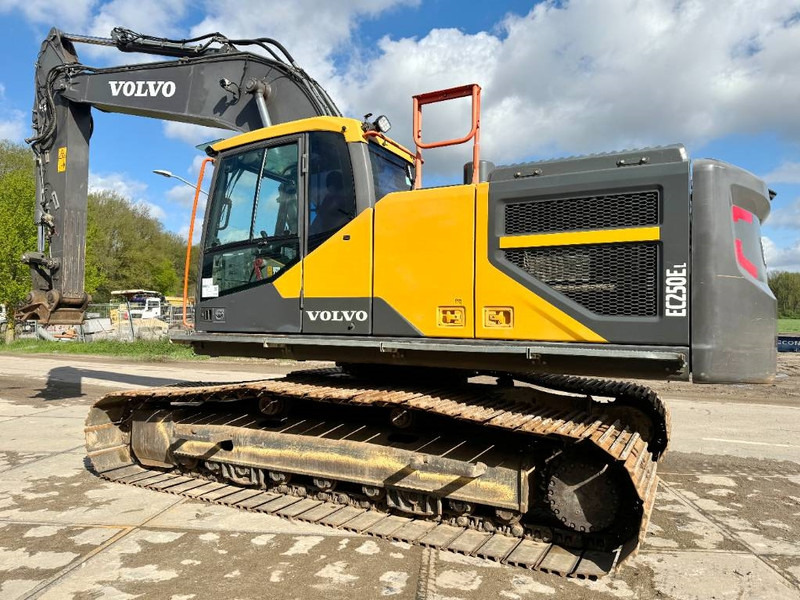 Volvo EC250EL - Dutch Machine / Quick Coupler - Ekskavator me zinxhirë: foto 3 Volvo EC250EL - Dutch Machine / Quick Coupler - Ekskavator me zinxhirë: foto 3