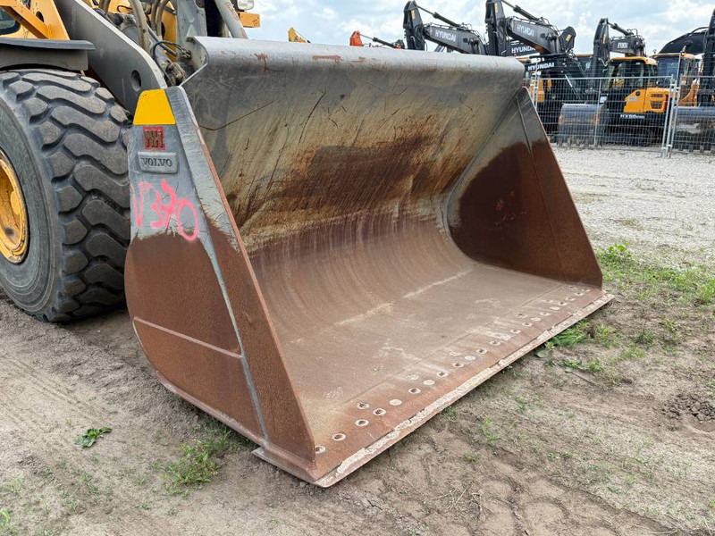 Fadrom me goma Volvo L180H - German Machine / 3rd Func / Auto Greasing: foto 14