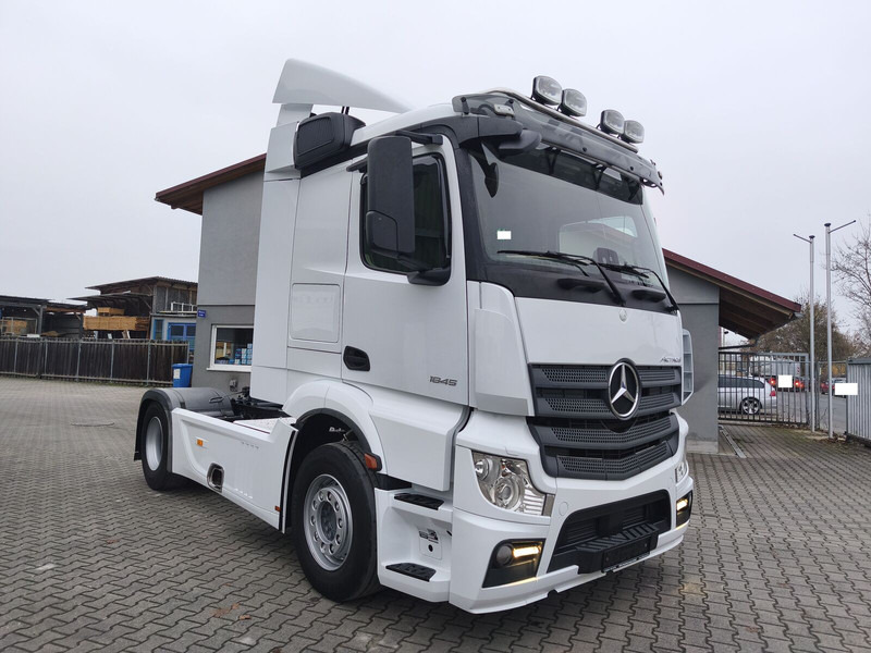 Mercedes-Benz Actros 1845 Sattelzugmaschine Euro 6 4x2 - Gjysmë-kamion: foto 1 Mercedes-Benz Actros 1845 Sattelzugmaschine Euro 6 4x2 - Gjysmë-kamion: foto 1