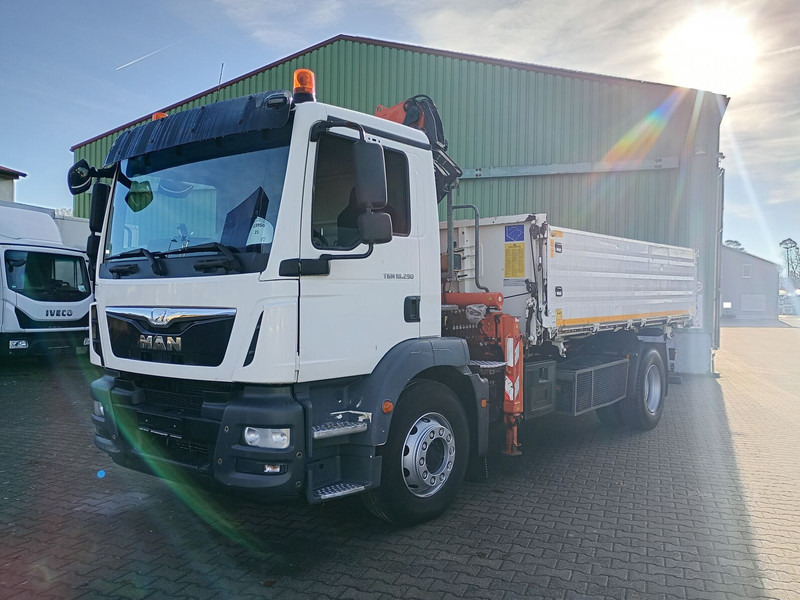 MAN TGM 18.290 - Kamion vetëshkarkues, Kamion me vinç: foto 4 MAN TGM 18.290 - Kamion vetëshkarkues, Kamion me vinç: foto 4