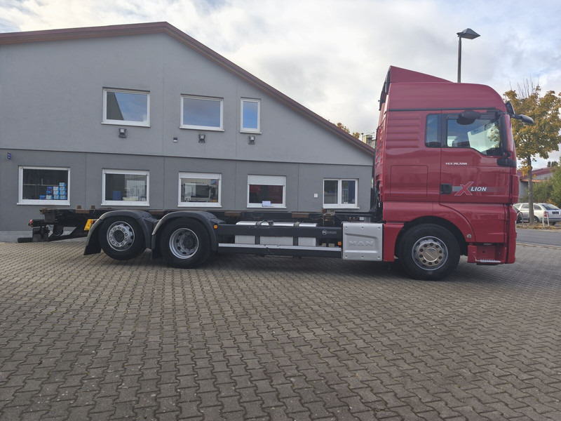 MAN TGX 26.500 BDF 6x2 Euro 6 Standard Lift+Lenk (29) - Kamion kabinë-shasi: foto 4 MAN TGX 26.500 BDF 6x2 Euro 6 Standard Lift+Lenk (29) - Kamion kabinë-shasi: foto 4