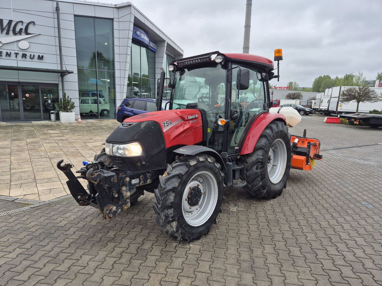 Case IH Farmall 75 / 2022 / Only 1853 MTH / Sweeper + Plow Extra / 1 OWN - Traktor: foto 3 Case IH Farmall 75 / 2022 / Only 1853 MTH / Sweeper + Plow Extra / 1 OWN - Traktor: foto 3