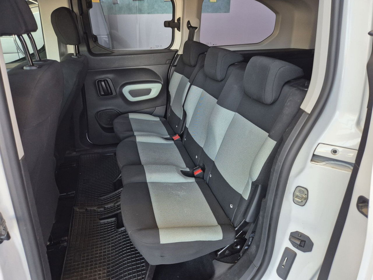 Lizingu i  Citroën Berlingo 1.2 / 1 Owner / Serviced Citroën Berlingo 1.2 / 1 Owner / Serviced: foto 23