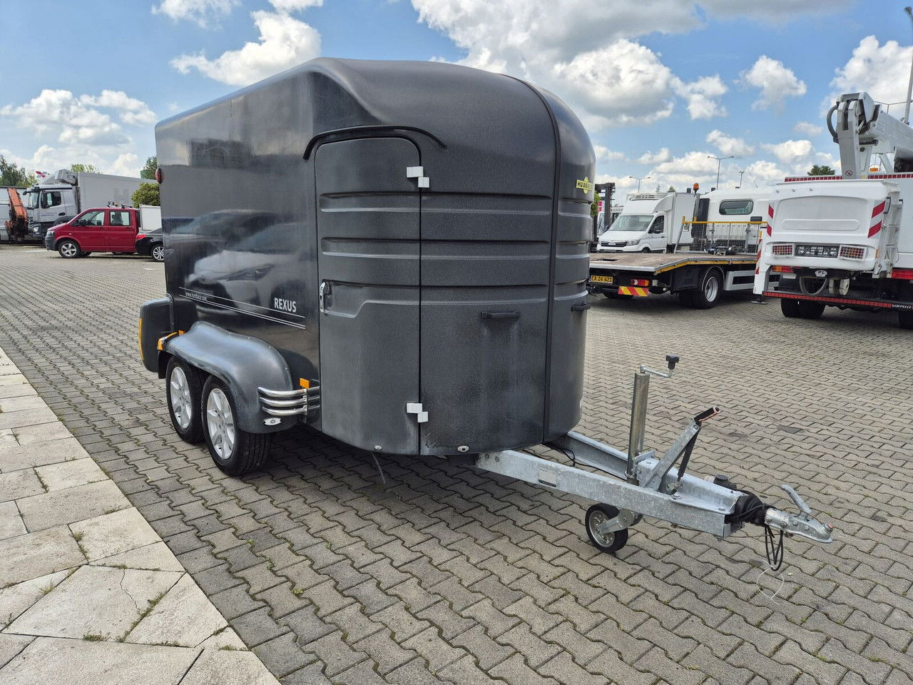 HUMBAUR Rexus 2000 / FOR Transporting 2 Horses, Ponies ANDBreedin - Rimorkio për kuaj: foto 4 HUMBAUR Rexus 2000 / FOR Transporting 2 Horses, Ponies ANDBreedin - Rimorkio për kuaj: foto 4