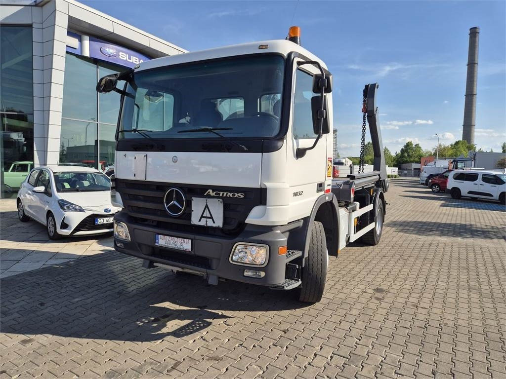 Mercedes-Benz Actros 1832 / FORNAL 180 / 1 OWNER / SERVICED! - Fadromë ngarkuese: foto 3 Mercedes-Benz Actros 1832 / FORNAL 180 / 1 OWNER / SERVICED! - Fadromë ngarkuese: foto 3