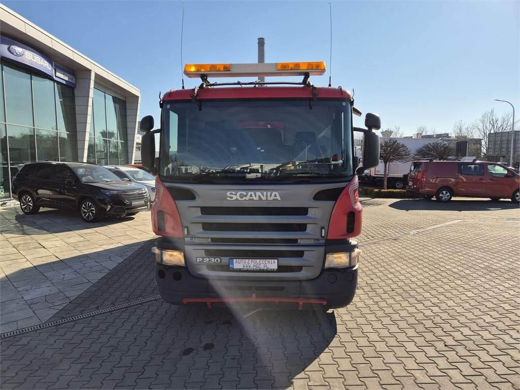 Scania P 230/ 4X2 / SWEEPER / JOHNSTON VX800 / SPRAYER / - Makinë fshirëse për rrugët: foto 3 Scania P 230/ 4X2 / SWEEPER / JOHNSTON VX800 / SPRAYER / - Makinë fshirëse për rrugët: foto 3