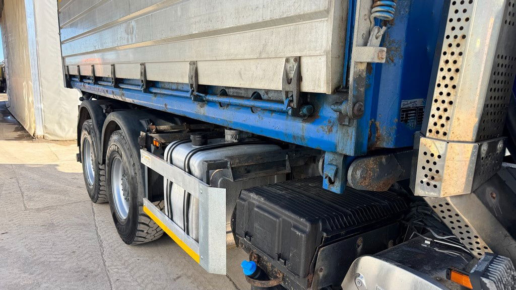 DAF CF 85.410 6x4 tipper - retarder - Kamion vetëshkarkues: foto 4 DAF CF 85.410 6x4 tipper - retarder - Kamion vetëshkarkues: foto 4