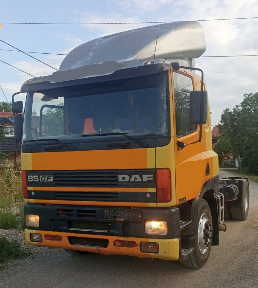 DAF CF 85.430 4x2 tractor unit - euro 2 - manual ZF - Gjysmë-kamion: foto 1 DAF CF 85.430 4x2 tractor unit - euro 2 - manual ZF - Gjysmë-kamion: foto 1