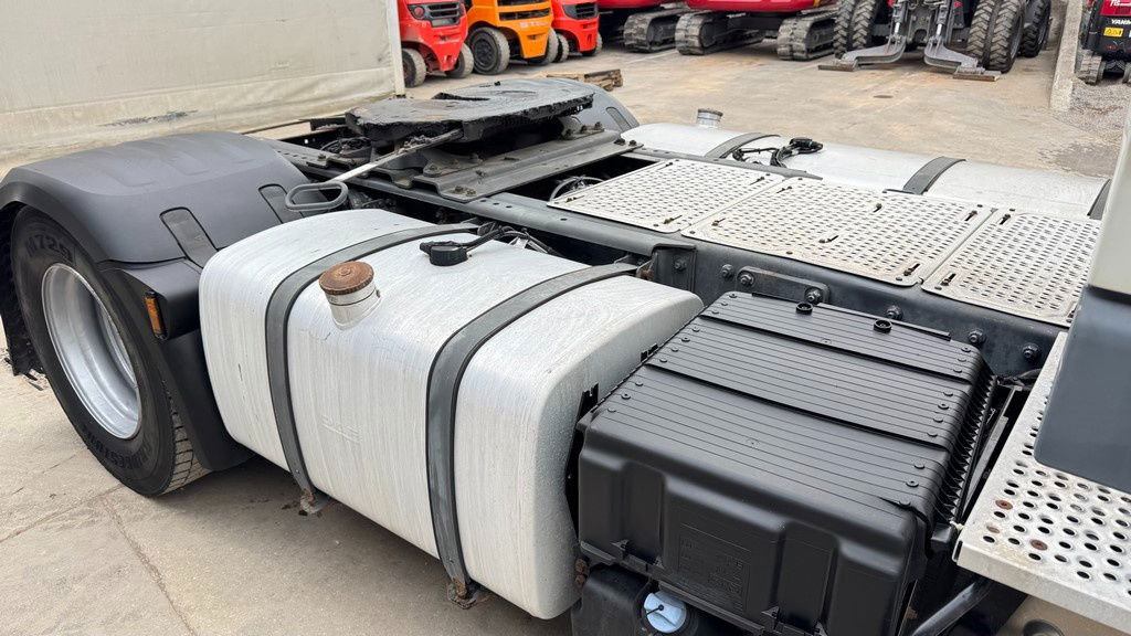 DAF XF 460 FT 4x2 tractor unit - retarder - Gjysmë-kamion: foto 4 DAF XF 460 FT 4x2 tractor unit - retarder - Gjysmë-kamion: foto 4
