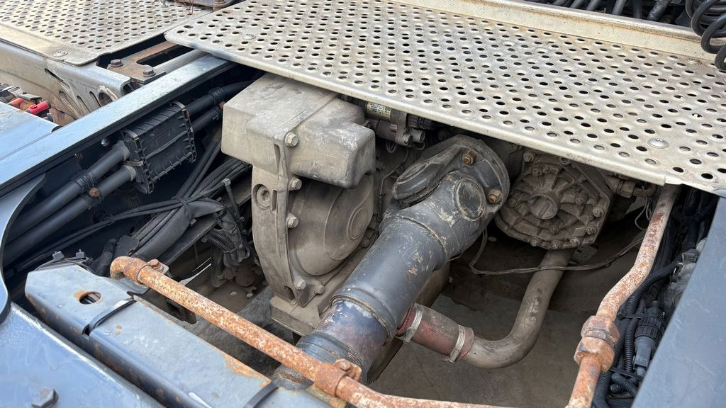 Mercedes-Benz Actros 1846 L 4x2 tractor unit - retarder - Gjysmë-kamion: foto 4 Mercedes-Benz Actros 1846 L 4x2 tractor unit - retarder - Gjysmë-kamion: foto 4