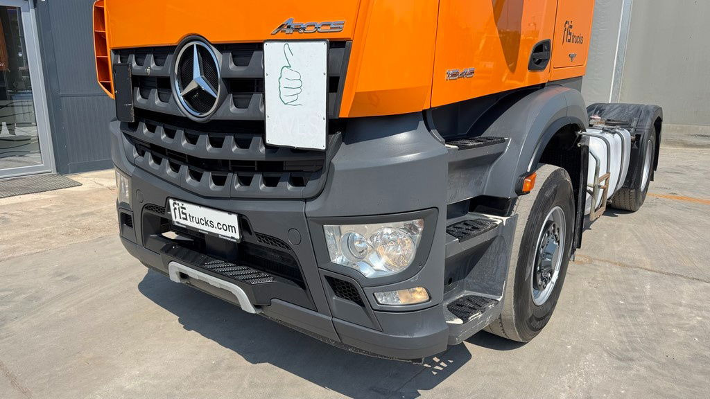 Mercedes-Benz Arocs 1845 HAD 4X4 tractor unit - tipp. hydr. - retarder - Gjysmë-kamion: foto 2 Mercedes-Benz Arocs 1845 HAD 4X4 tractor unit - tipp. hydr. - retarder - Gjysmë-kamion: foto 2