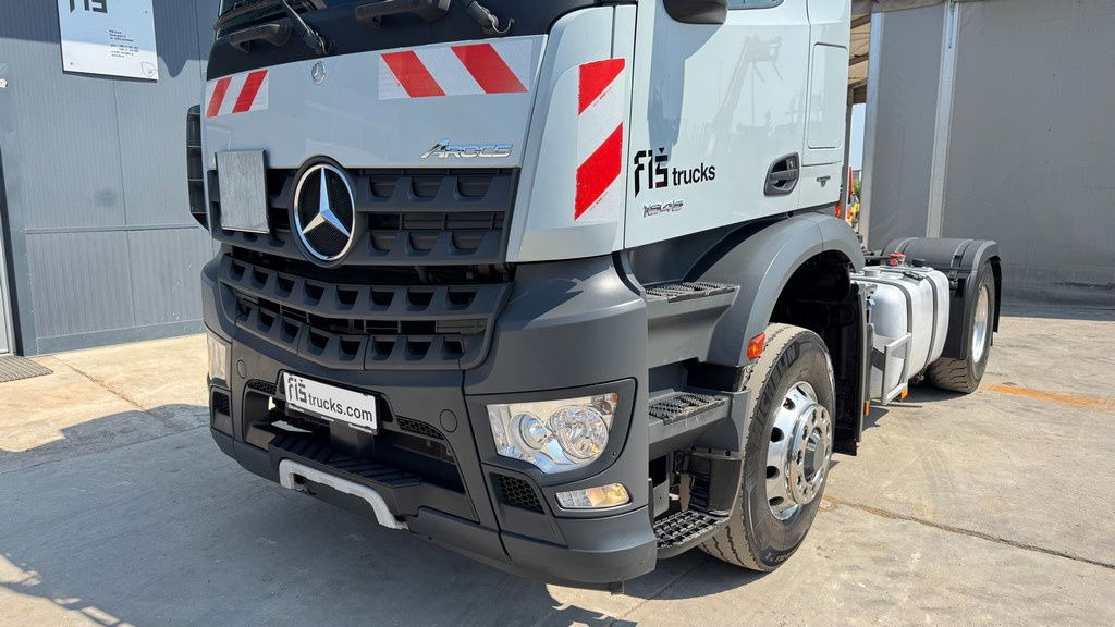 Mercedes-Benz Arocs 1845 HAD 4X4 tractor unit - tipper hydraulics - retarder - Gjysmë-kamion: foto 2 Mercedes-Benz Arocs 1845 HAD 4X4 tractor unit - tipper hydraulics - retarder - Gjysmë-kamion: foto 2