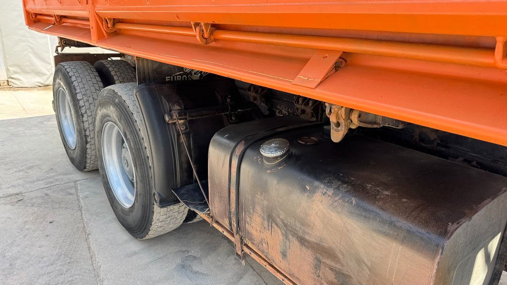 MAN 26.372 6x4 meiller tipper - Kamion vetëshkarkues: foto 4 MAN 26.372 6x4 meiller tipper - Kamion vetëshkarkues: foto 4