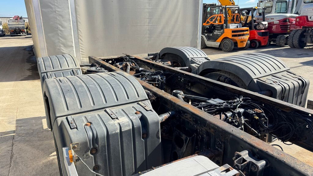 MAN TGA 26.460 6X2 chassis - lifitng axle - Kamion kabinë-shasi: foto 5 MAN TGA 26.460 6X2 chassis - lifitng axle - Kamion kabinë-shasi: foto 5